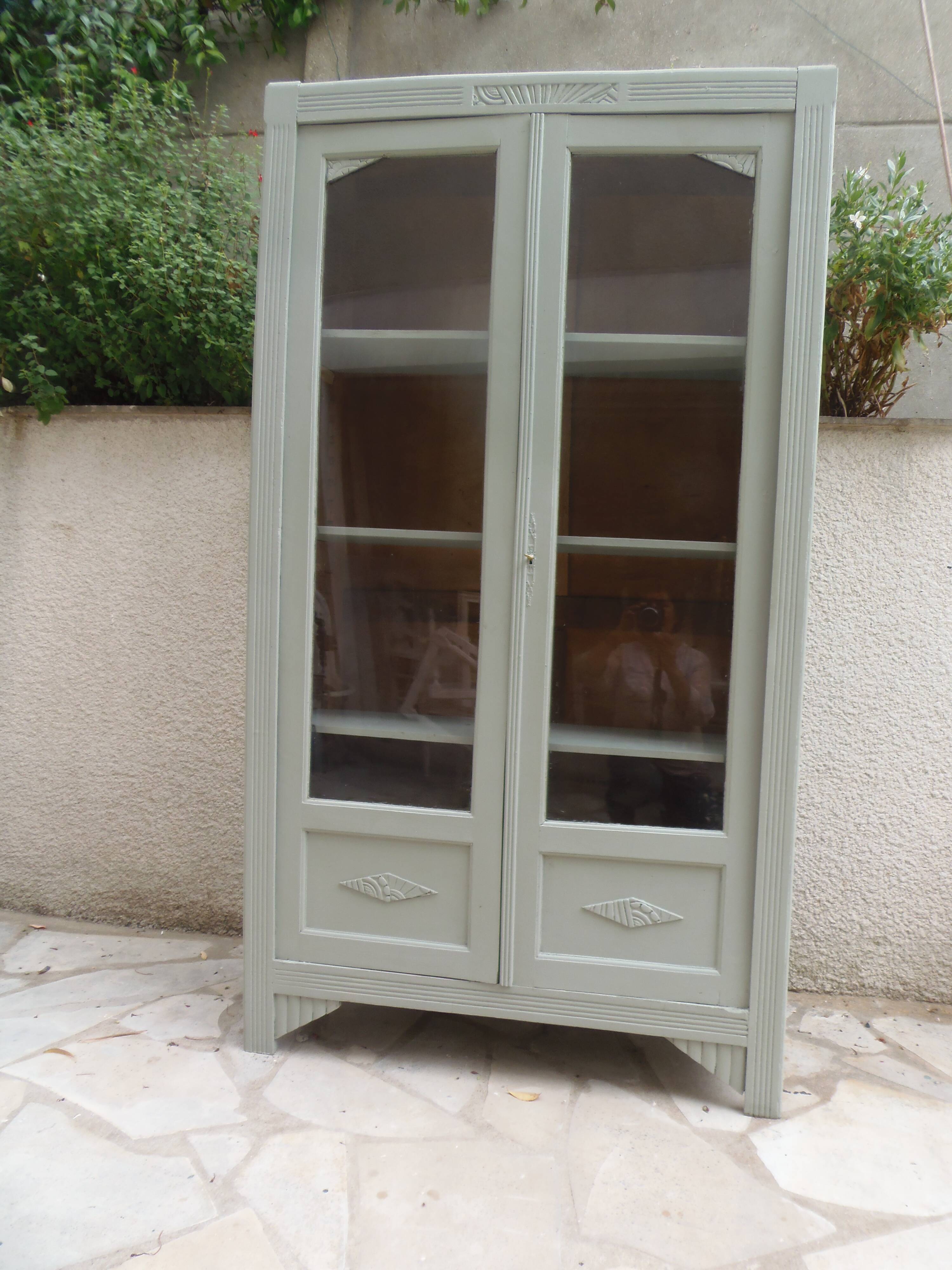 Renovated Art Deco display cabinet in grey-green.