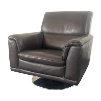 Fauteuil vintage en cuir, pied circulaire chromé