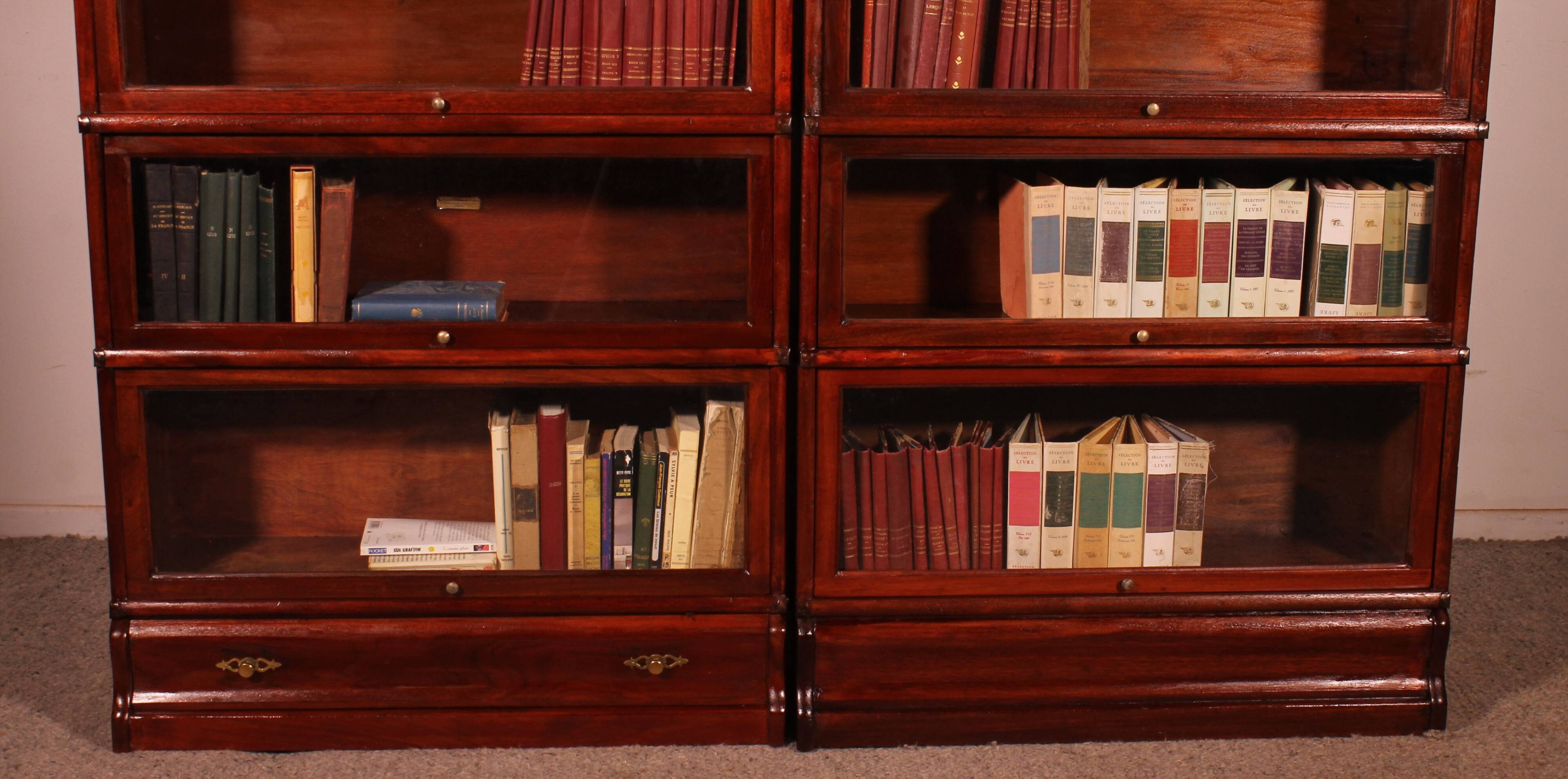 Pair of Globe Wernicke mahogany bookcases circa 1900