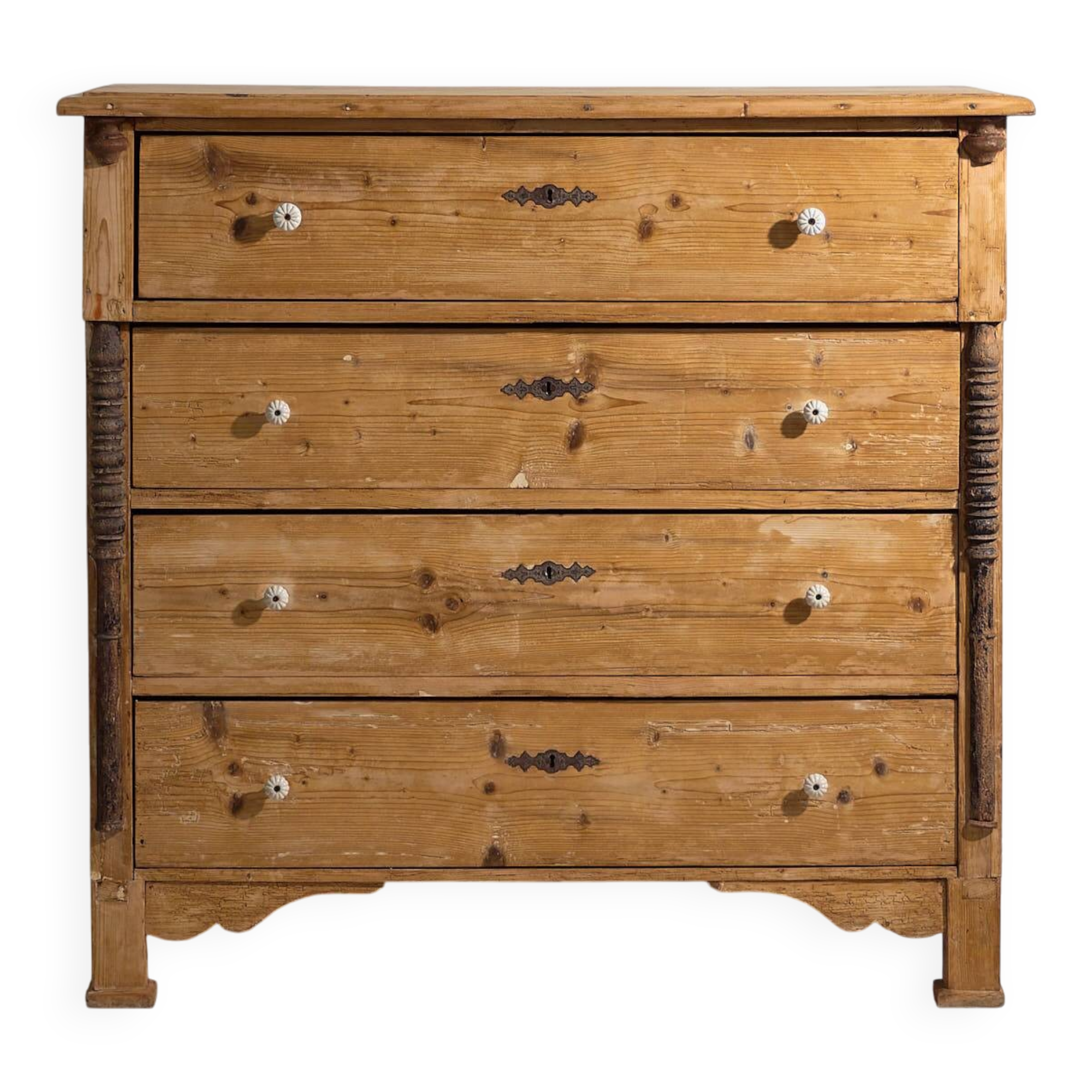 Grande commode ancienne de style provençal (vers 1920)