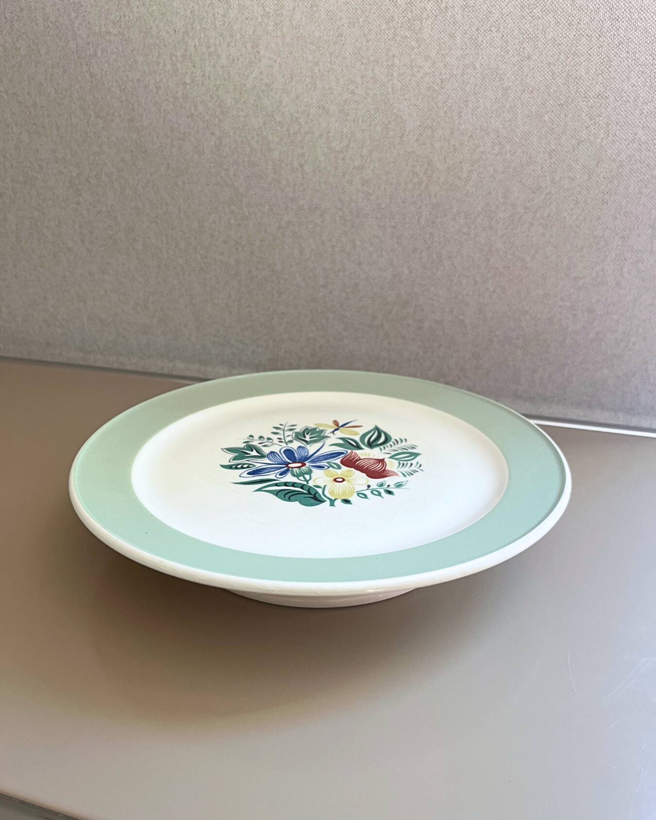 Vintage Villeroy & Boch serving dish on stand, Botanica collection.