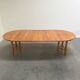 Table de salle à manger XXL en bois d'aulne massif ; ronde, ovale