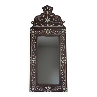 Antique Moroccan mirror in wood and mother-of-pearl.