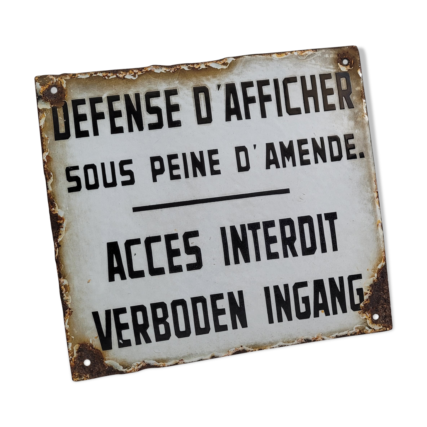 Enamelled plate defense display