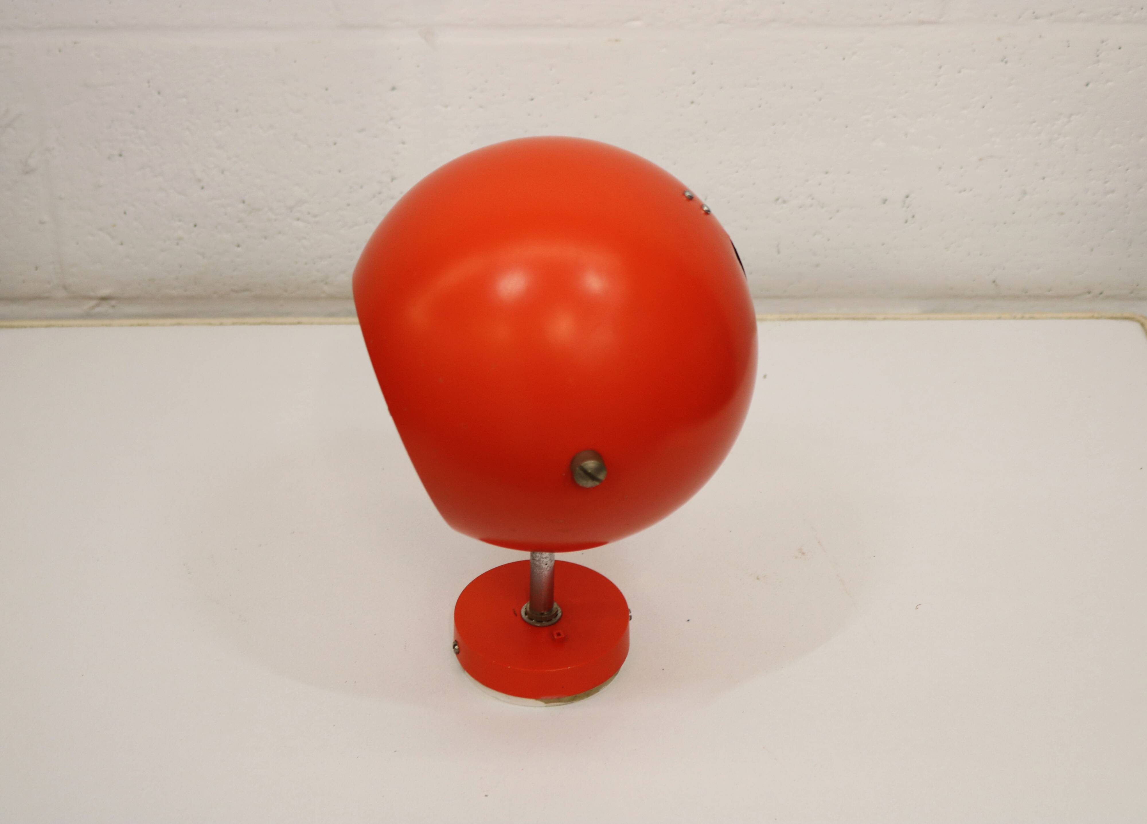 Vintage orange eyeball space age wall Lamp– Louis Poulsen, Denmark 70's