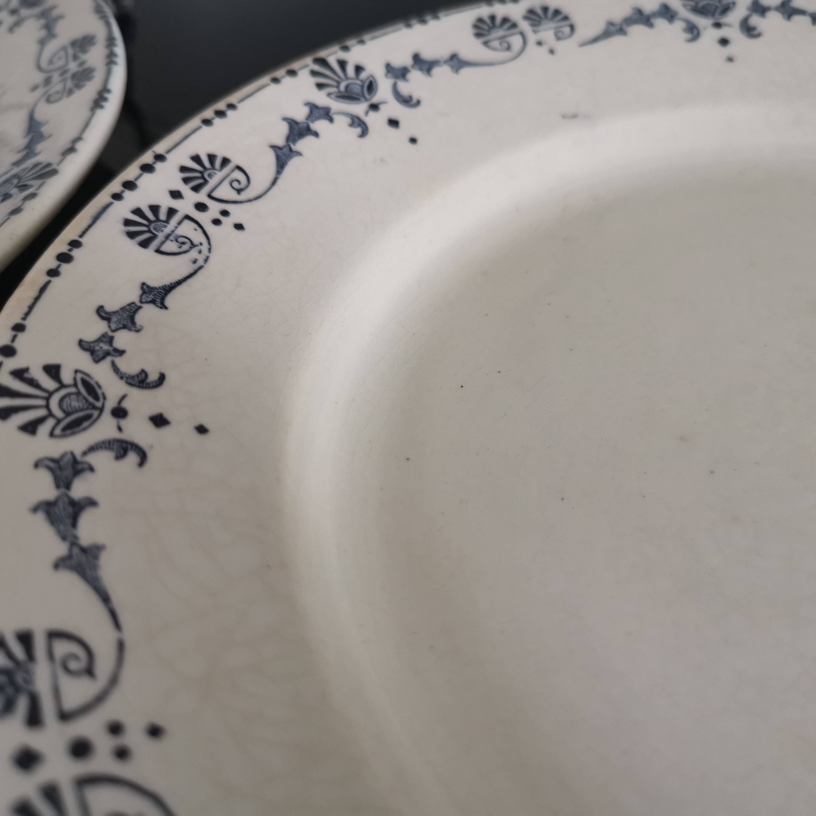 Old "Etruscan" flat plates in opaque porcelain from Gien Terre de Fer