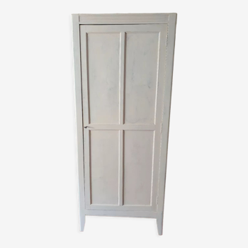 Armoire parisienne