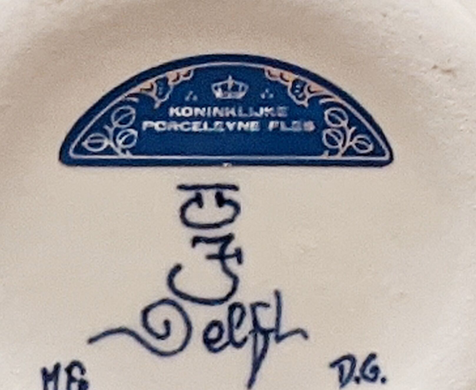 hand-painted polychrome porcelain vase from the Royal Delft Factory