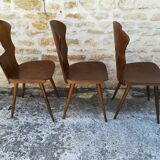 Chaises de bistrot depareillées