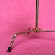 Gueridon/table d’appoint/table a cafe tripode metal dore et plateau ve