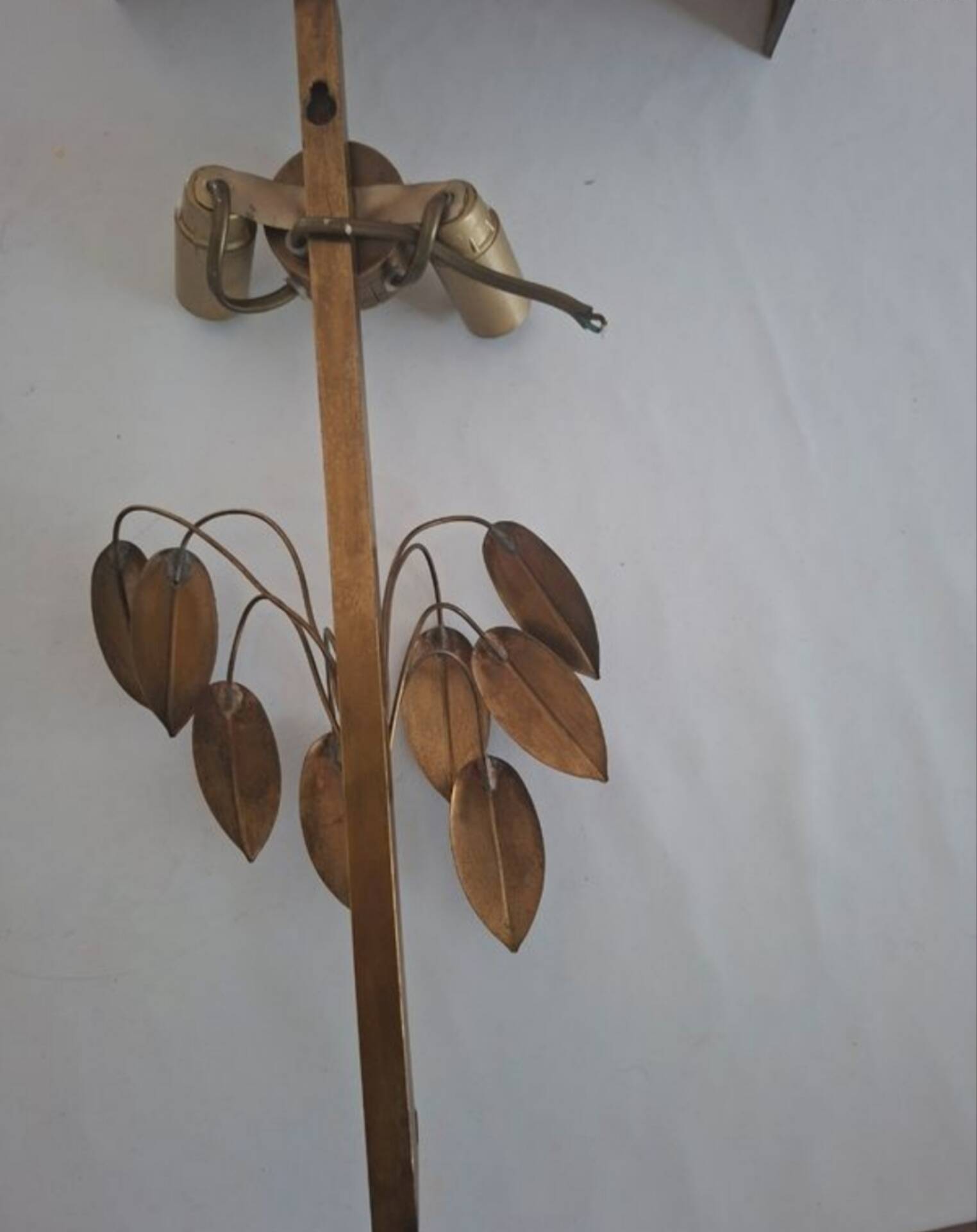 Vintage wall light Maison Charles – Brass leaves 1970s