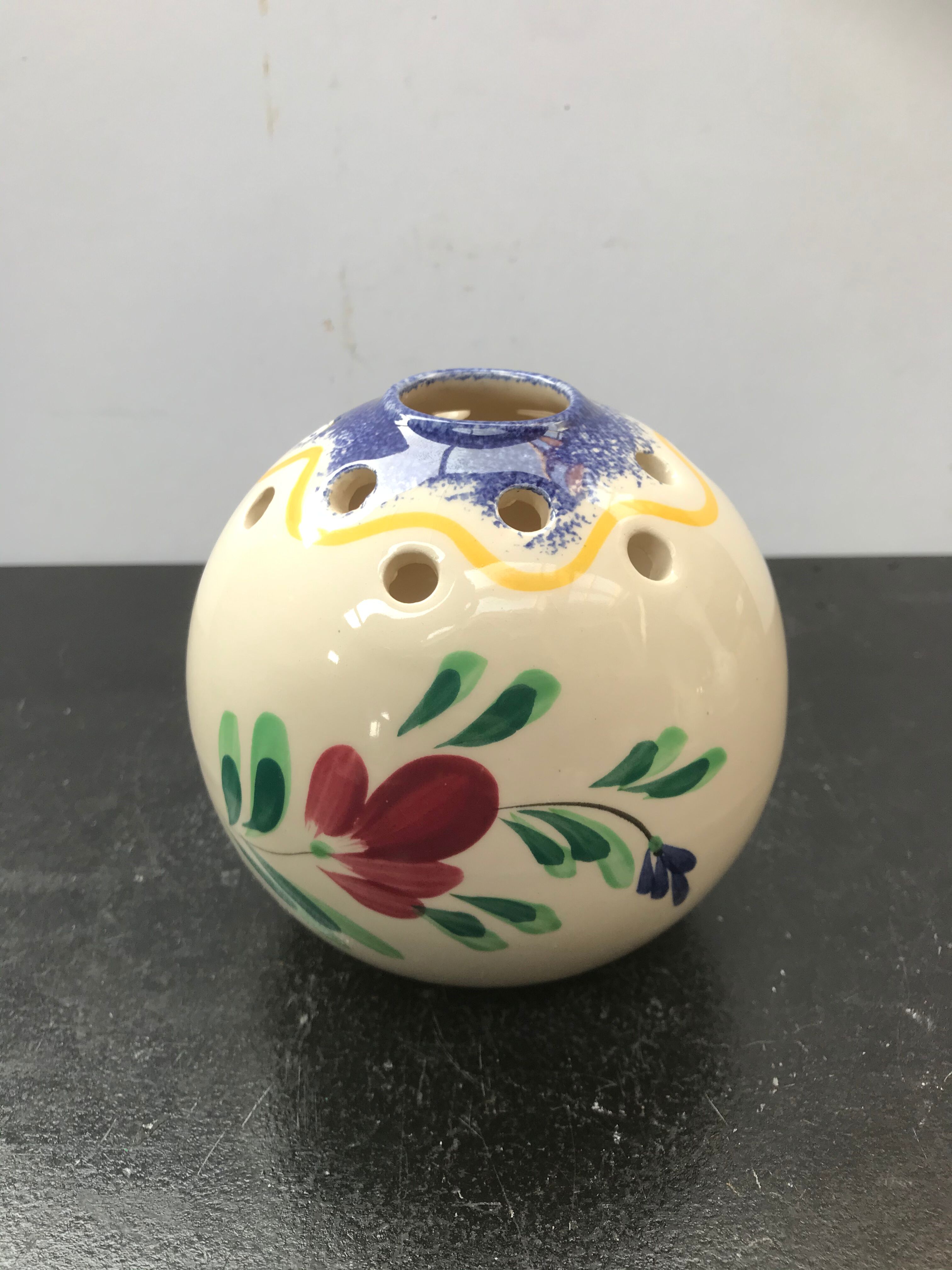 Ancient vase Quimper