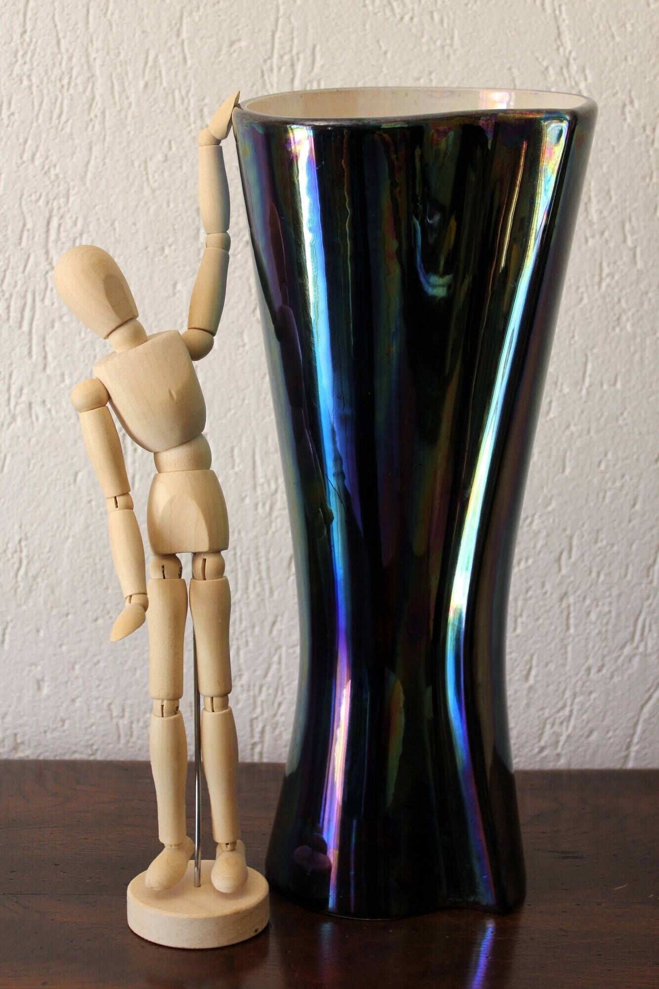 Iridescent large vase Verceram no. 6397 from the 1960s.