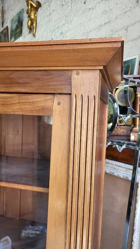 Display cabinet louis xvi style 2 doors in walnut