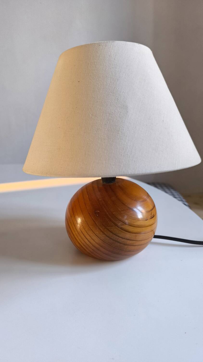 Solid wood ball lamp