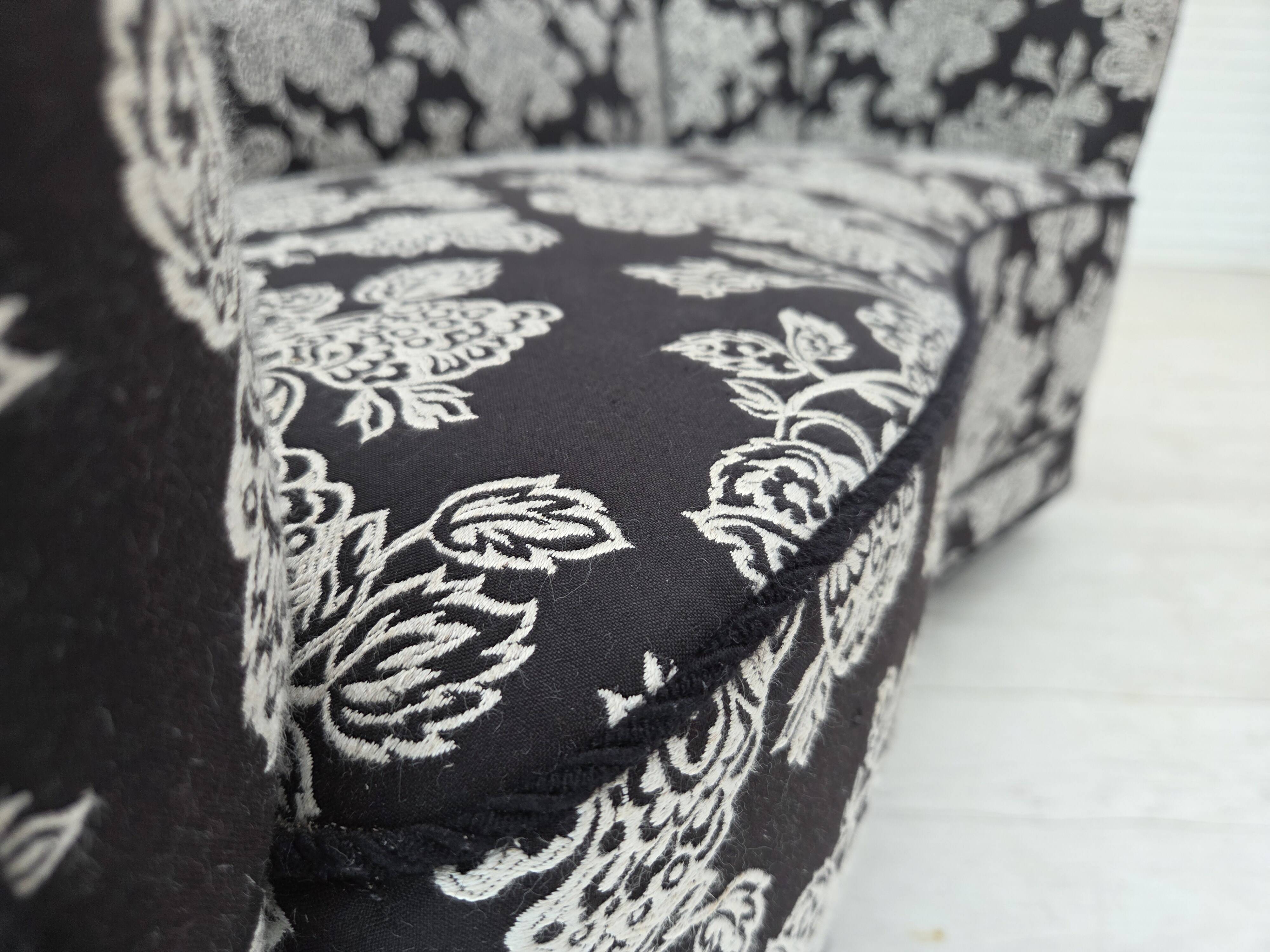 Canapé danois 2 places "Banan" des années 1960, tissu noir-blanc, bois de hêtre.