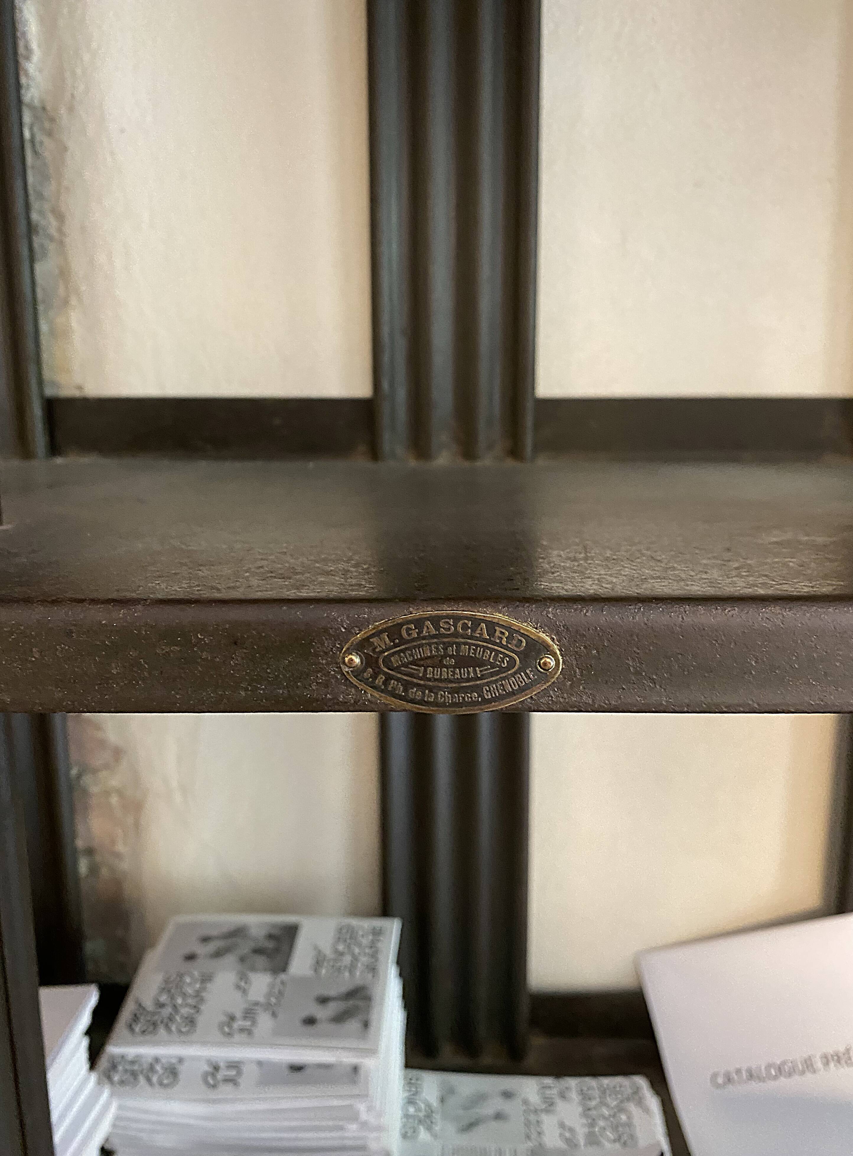 Grande étagère métallique Strafor, début XX° siècle