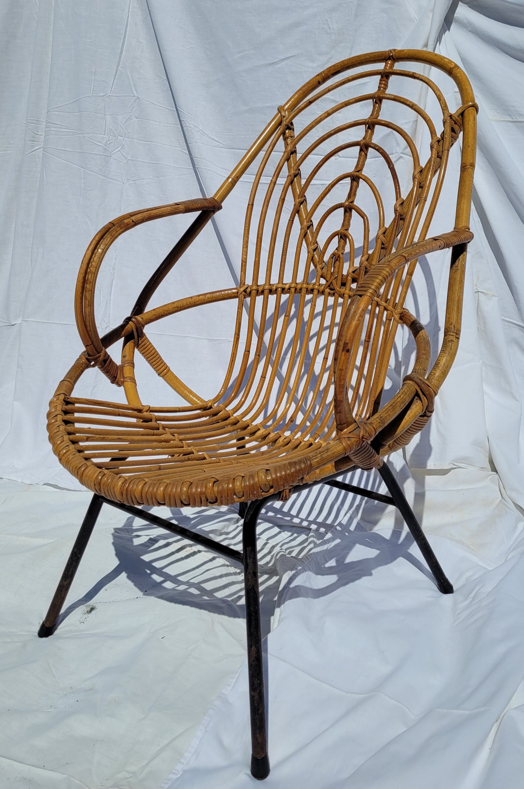 Adult chair rattan oval feet metal