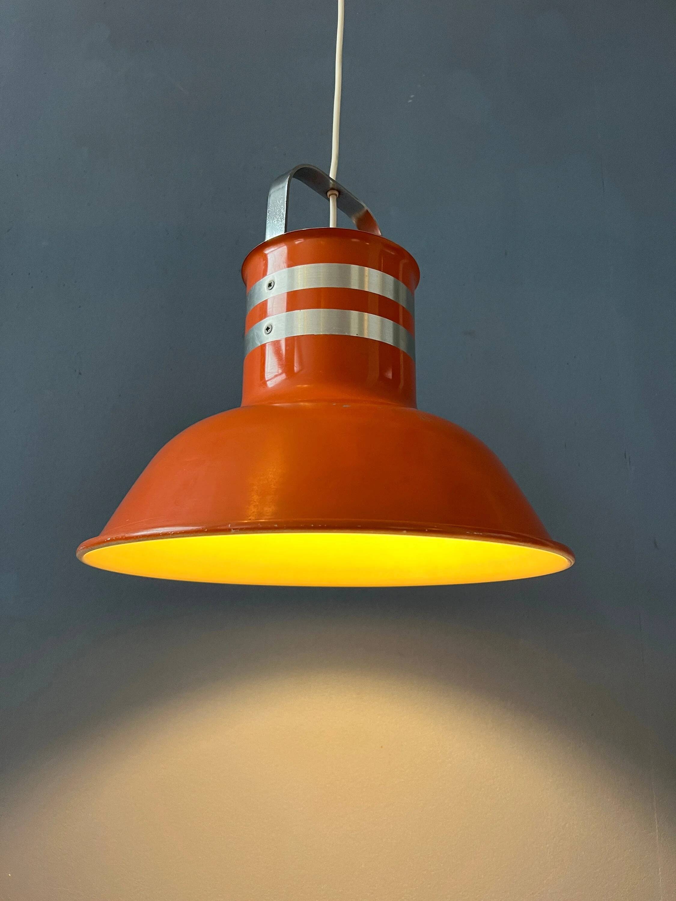 Suspension Space Age in orange/red metal