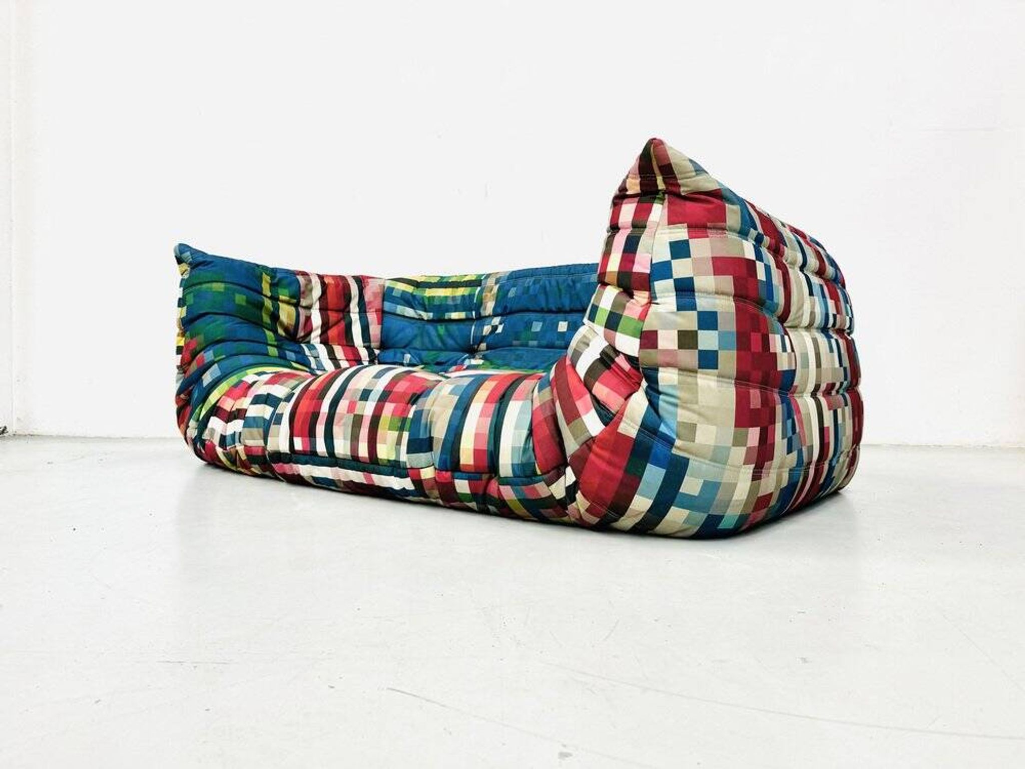 3-seater Togo sofa Shanghai in limited edition with armrests by Cristian Zuzunga for Ligne Roset, 2012
