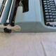 Machine à écrire olivetti lettera 32