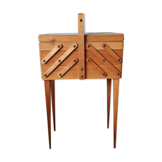 Walking sewing box