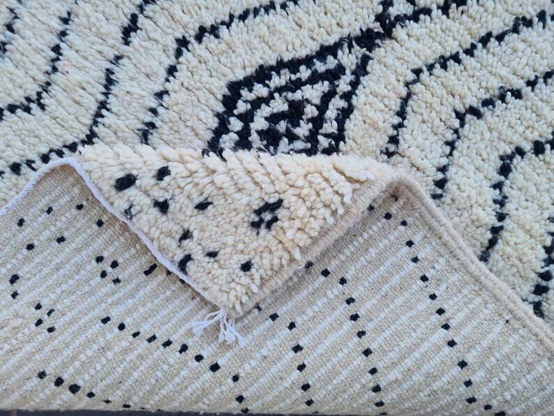 Authentic traditional Berber wool rug size 200/300 cm