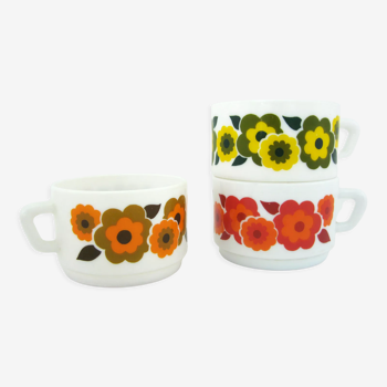 3 tasses Lotus Arcopal France, motifs fleurs pop, vintage années 70