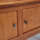 Vitrine du milieu du siècle