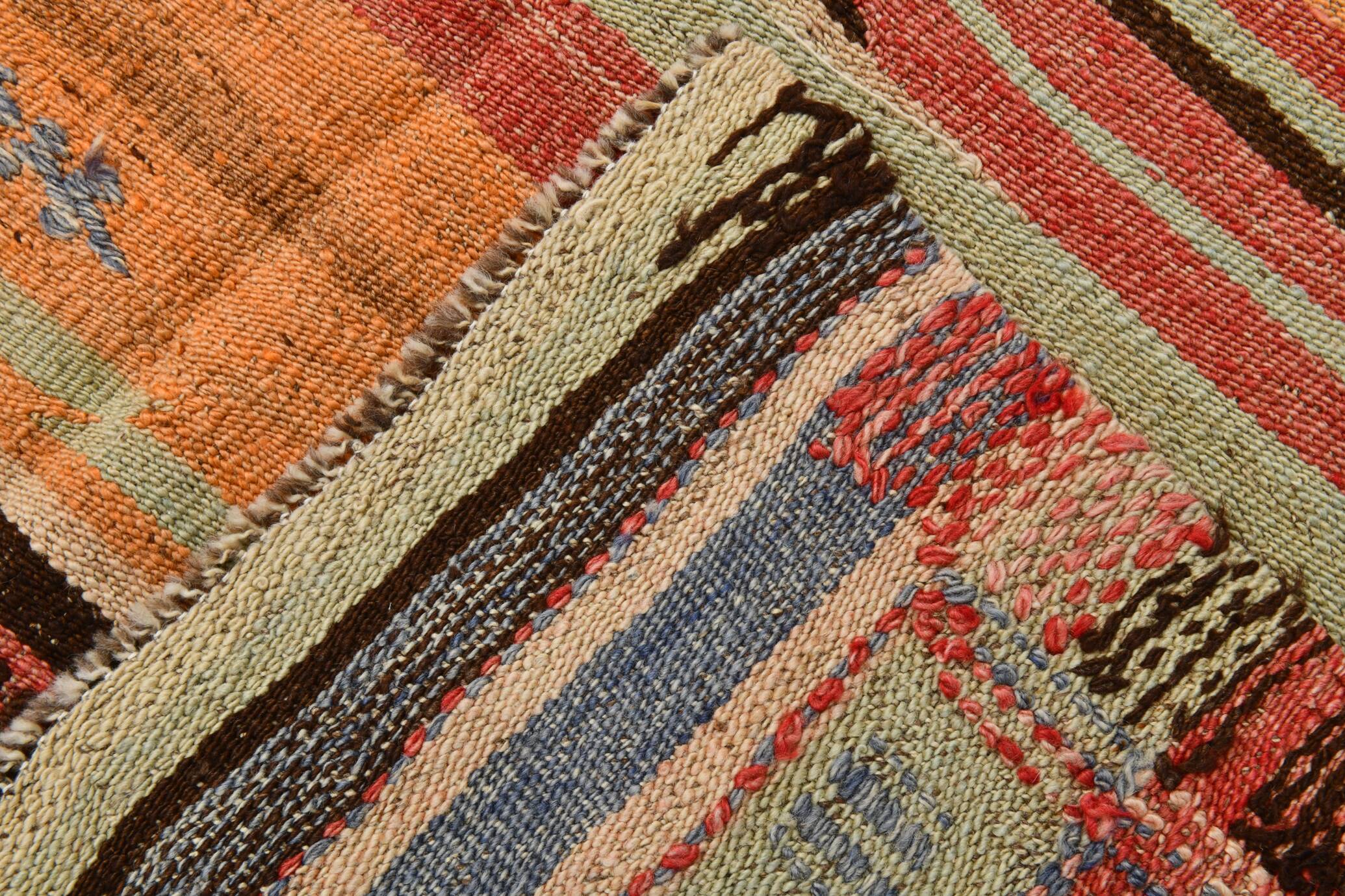 Tapis Kilim rayé rose et orange