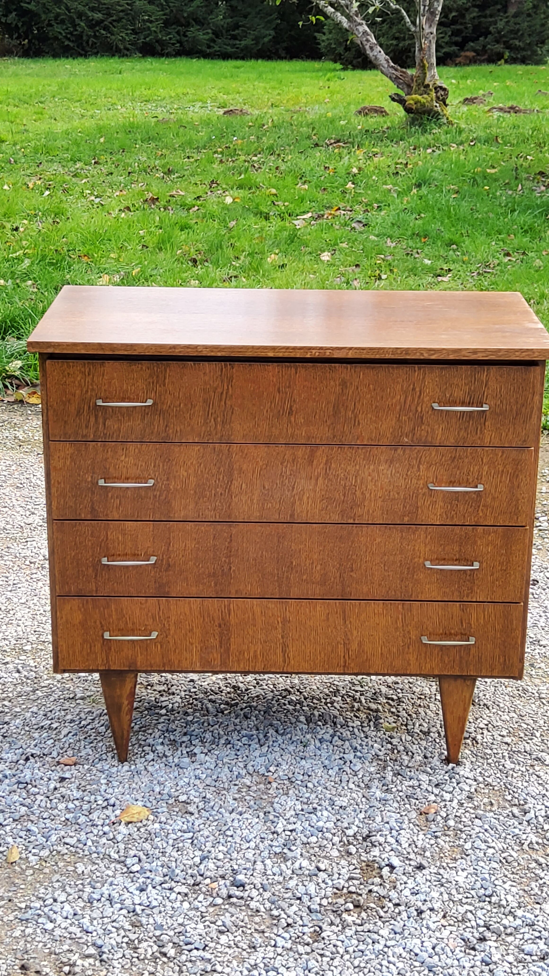 Vintage chest of drawers from the 50s/60s in oak 4 drawers feet bobbin