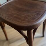 Chaises de style bistrot parisien