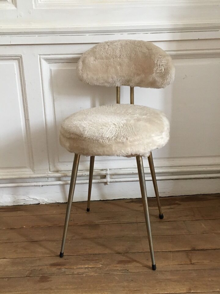 Vintage moumoute chair