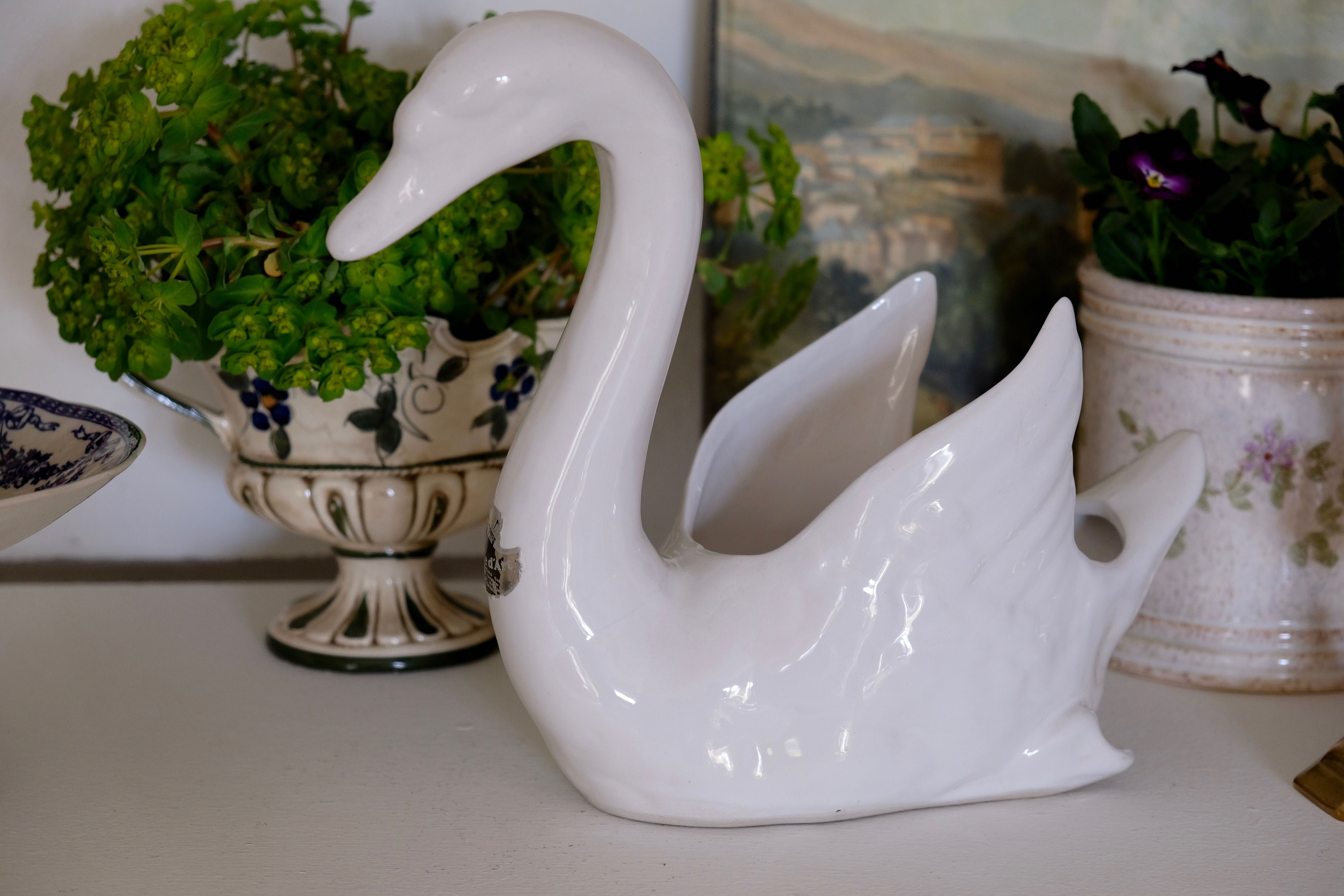 Swan pot cover "Faïence d'Art"