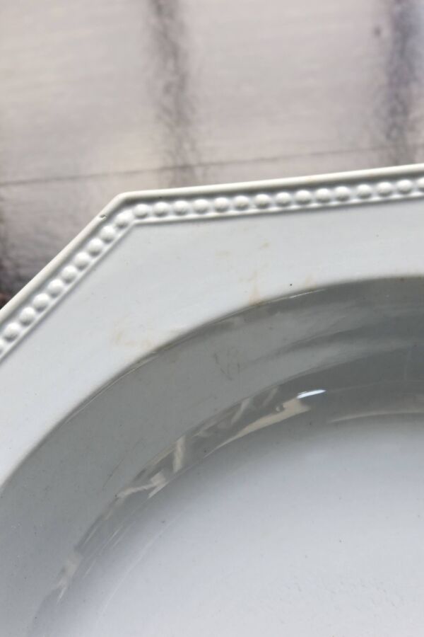 Plat ancien octogonal Creil et Montereau - Modèle Perle - Bleu gris pâle -