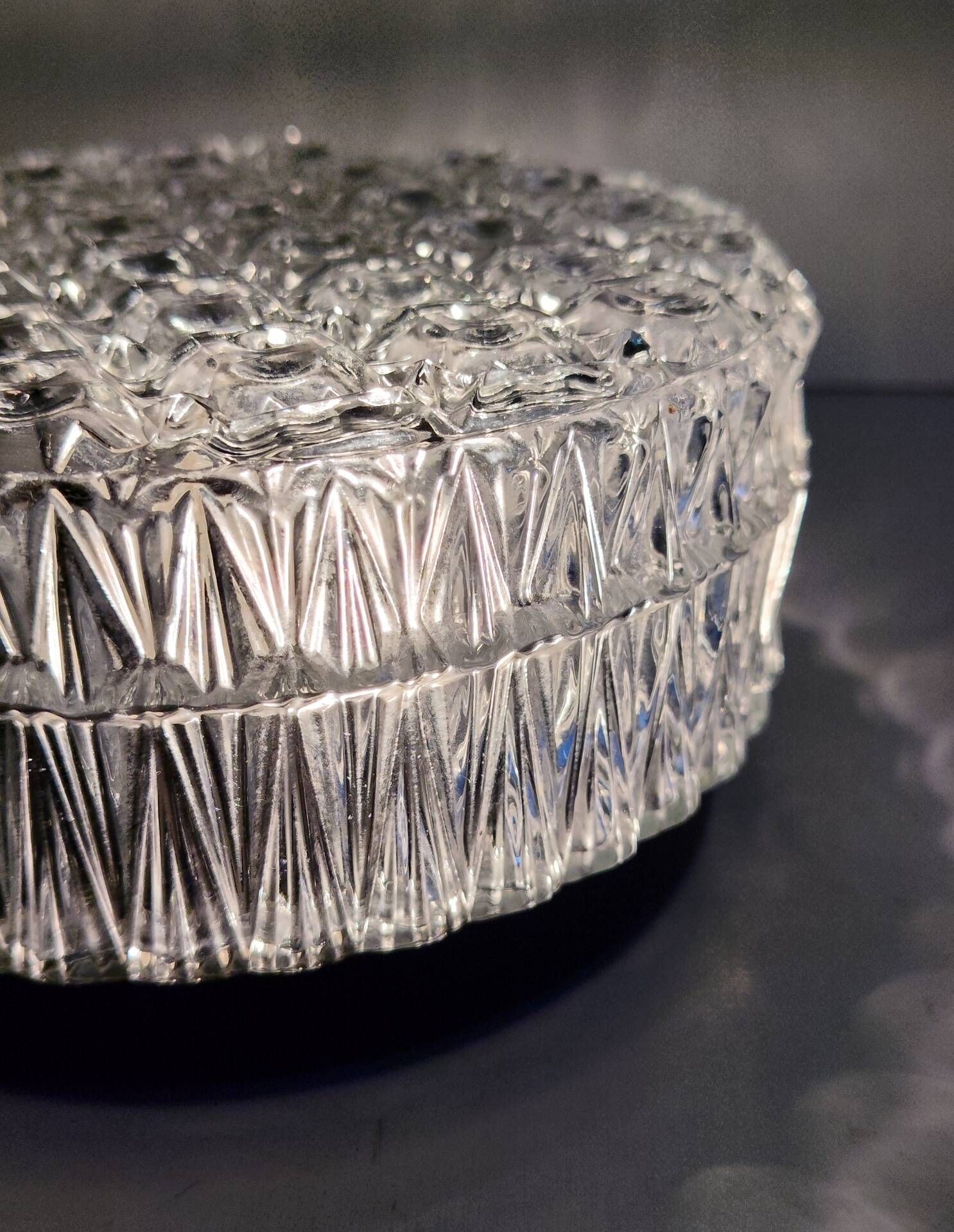 Plafonnier ou applique en verre moulé - design 70's 