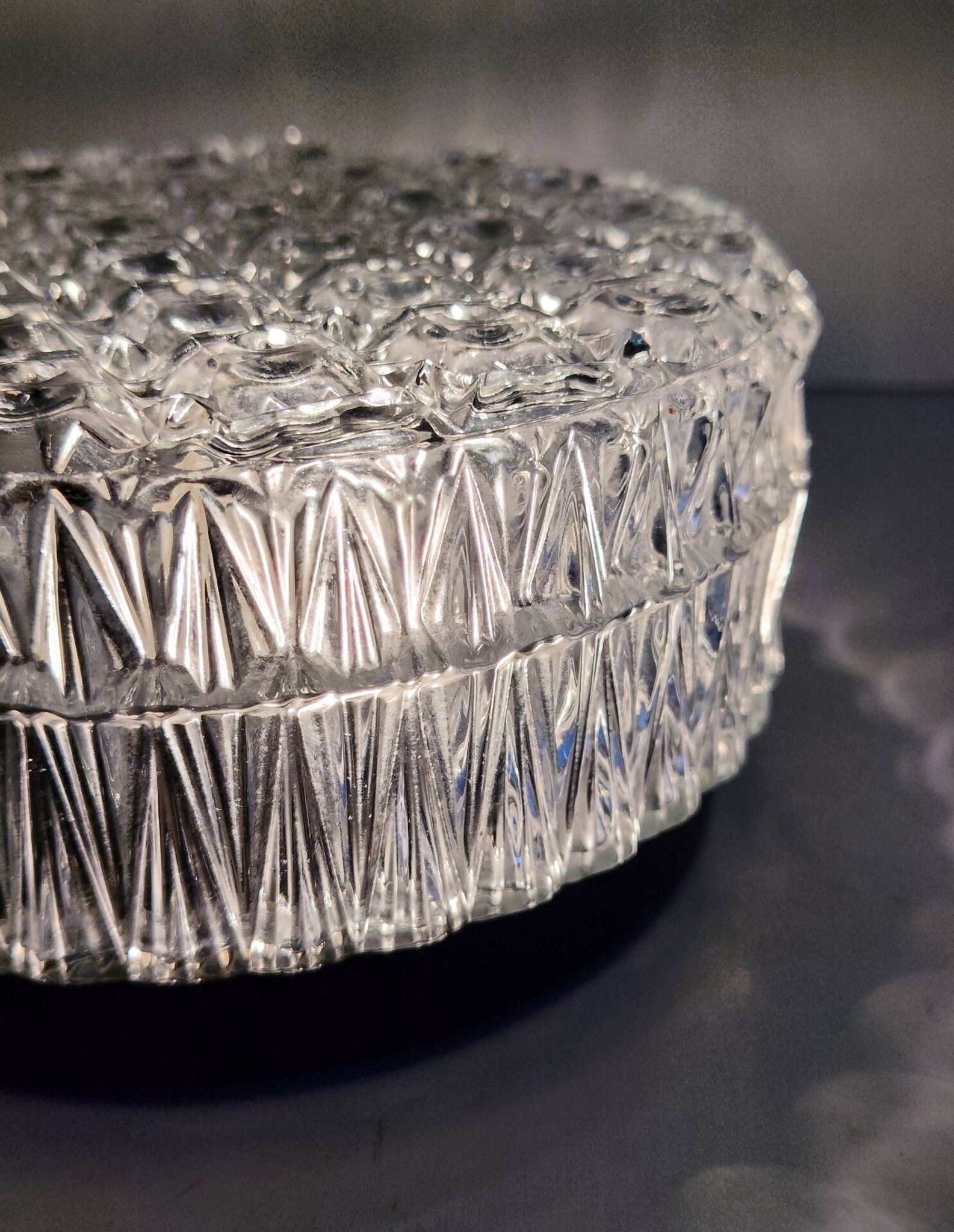 Ceiling light or wall lamp in moulded glass - 70's design