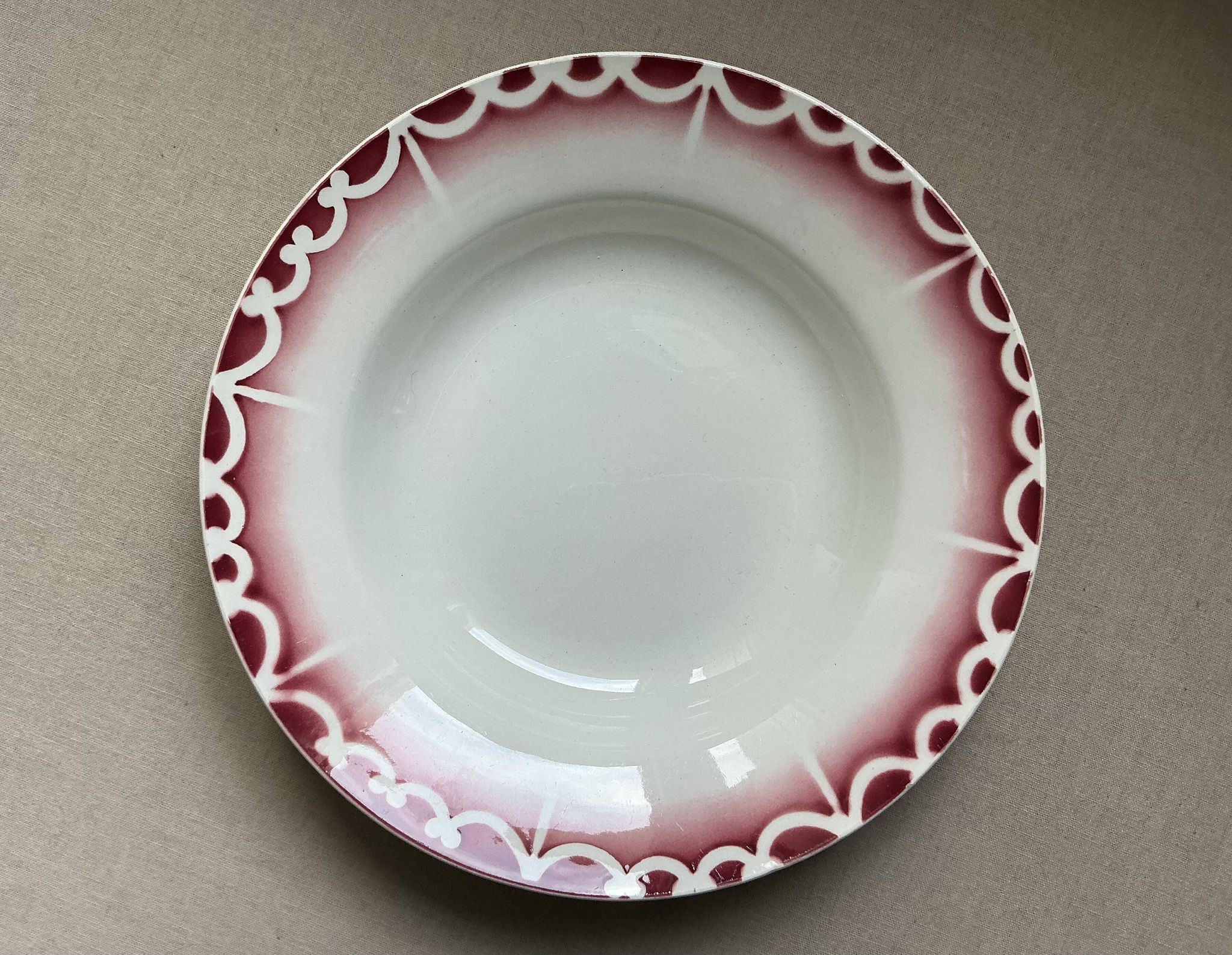 Antique hollow plate Digoin Sarreguemines Art Deco decoration in burgundy