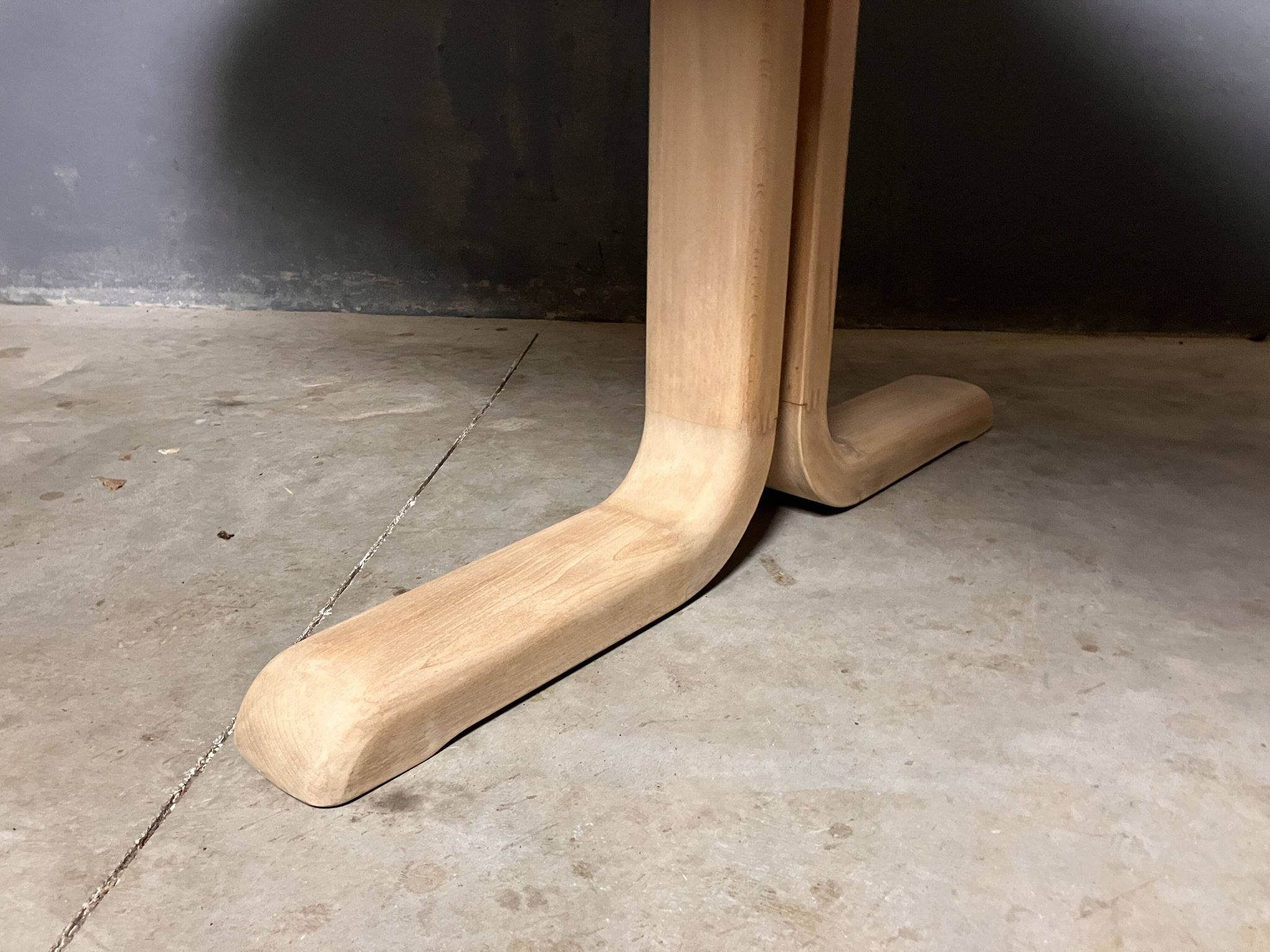 Oval extendable dining table in beech with Danish design.