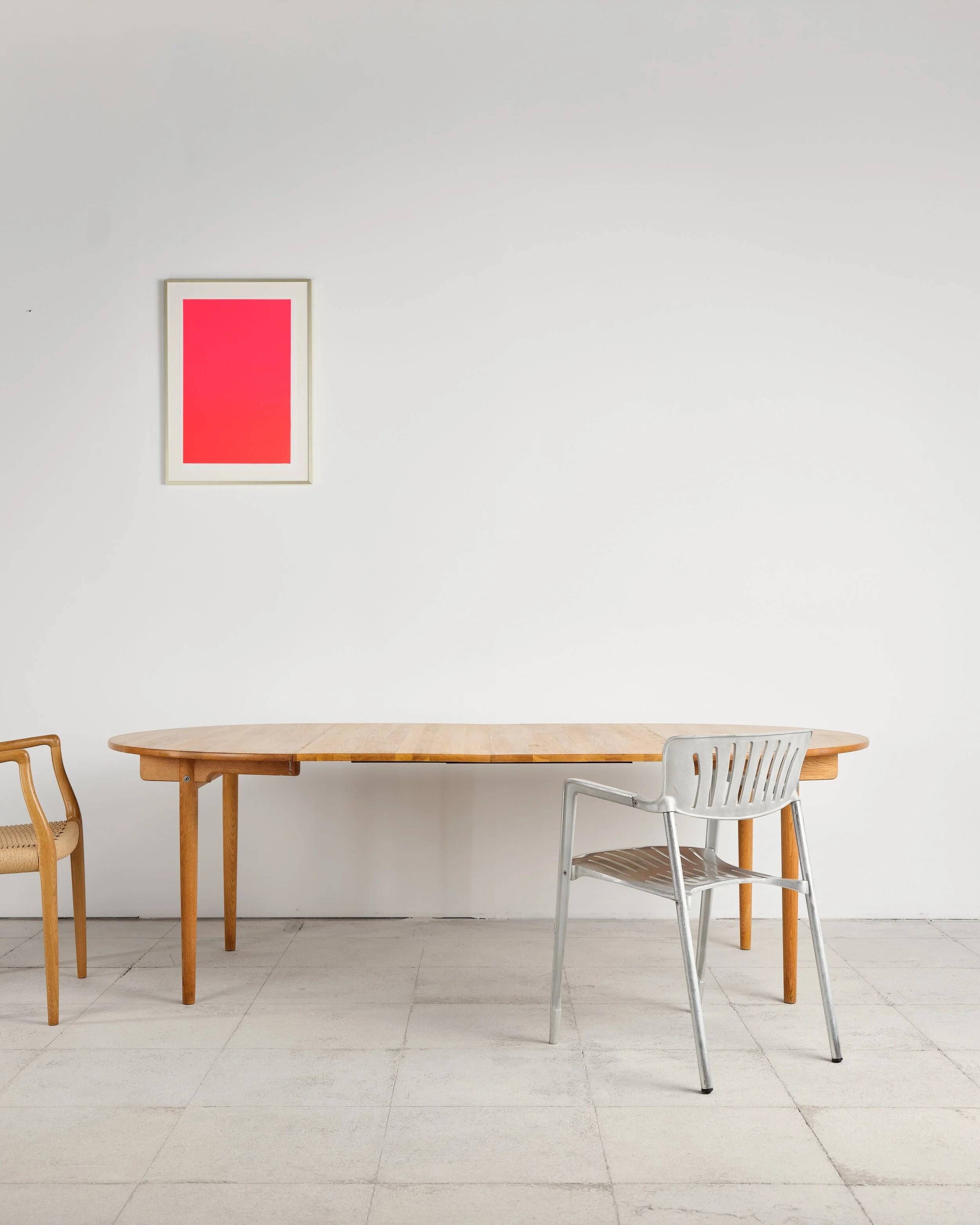 Table ronde extensible en chêne par Hans J. Wegner, Danemark, années 70