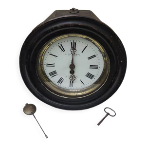 Ancienne horloge œil