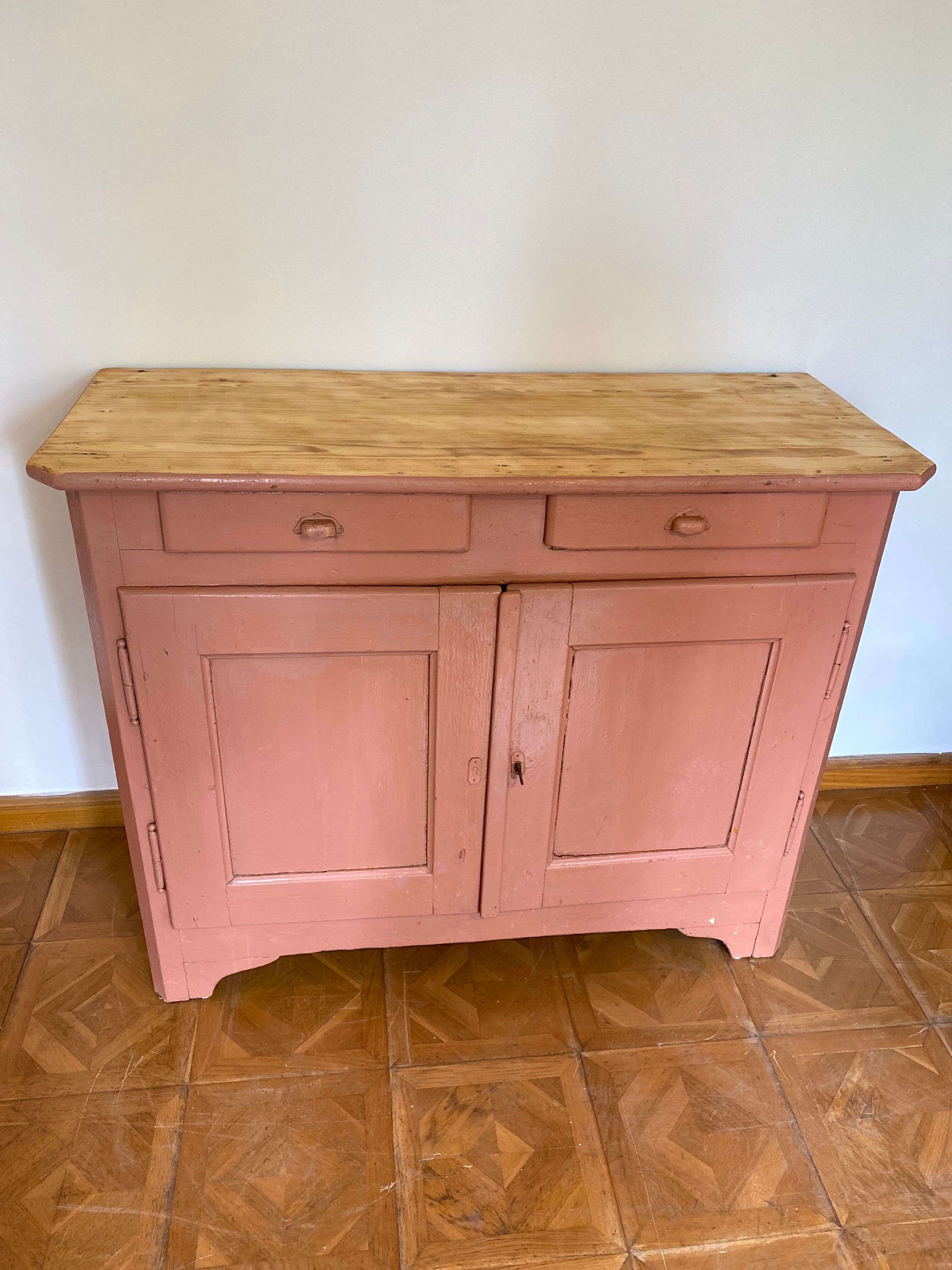Parisian buffet in its pretty patina & raw tray