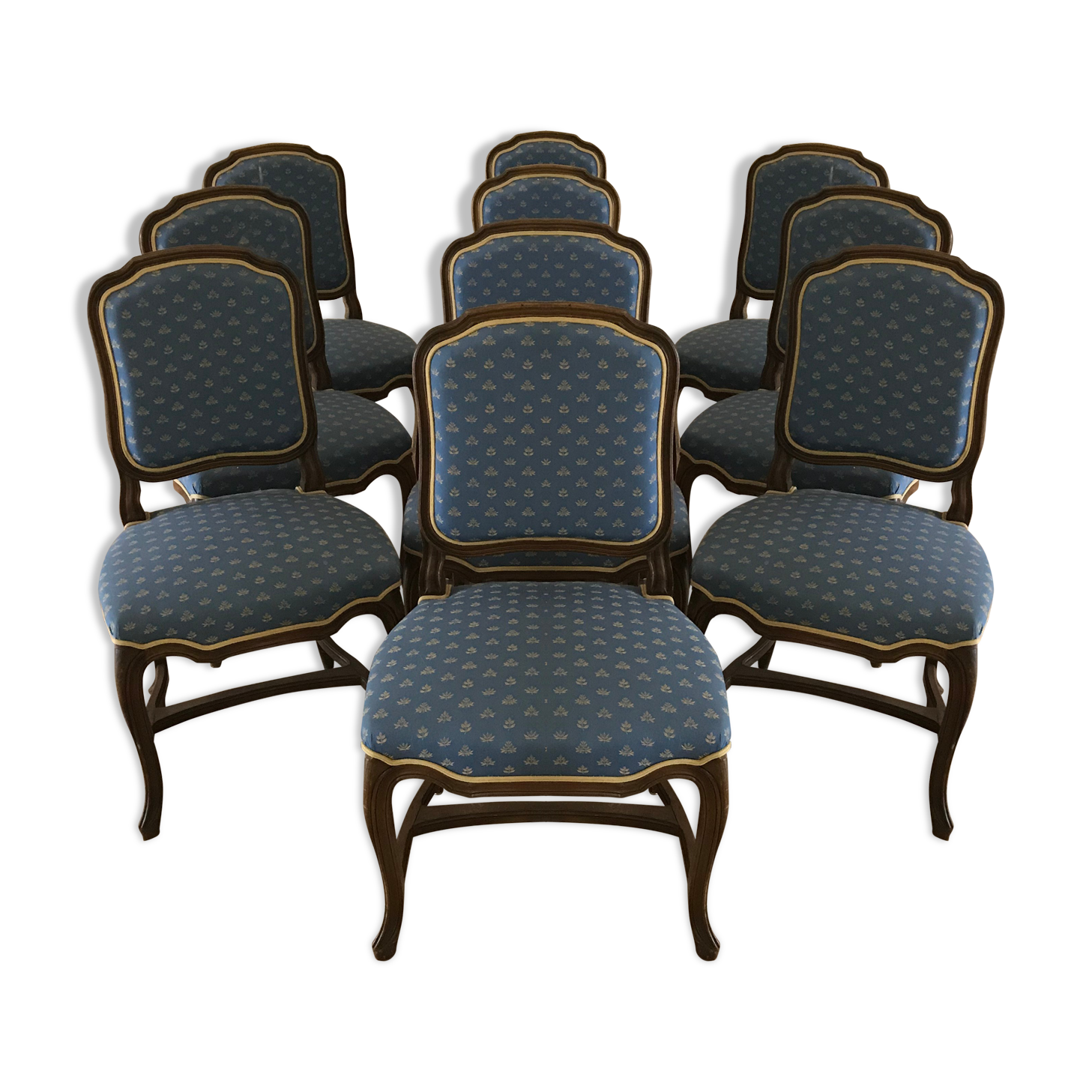 Suite de dix chaises de style Louis XV à entretoise