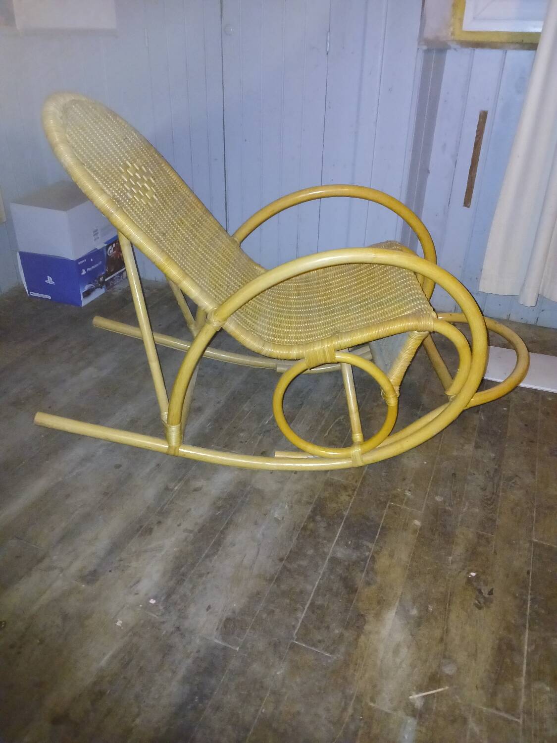 Rocking chair rotin