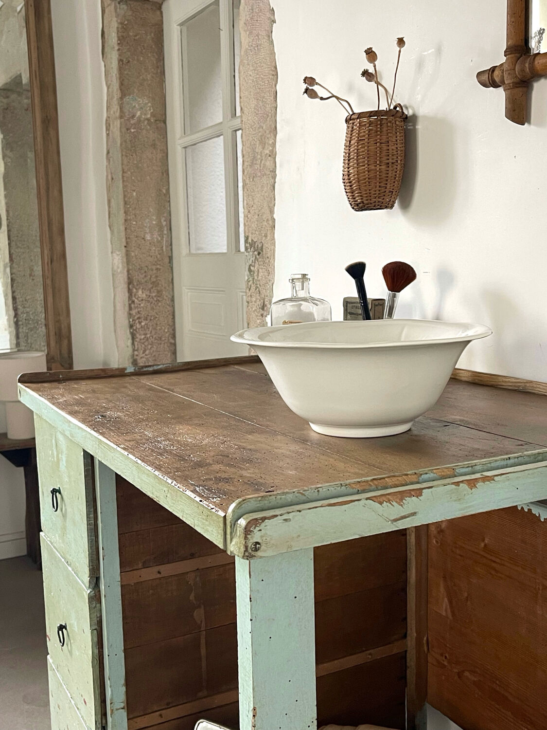 Mint-colored workshop furniture