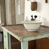 Mint-colored workshop furniture