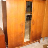 Armoire vintage