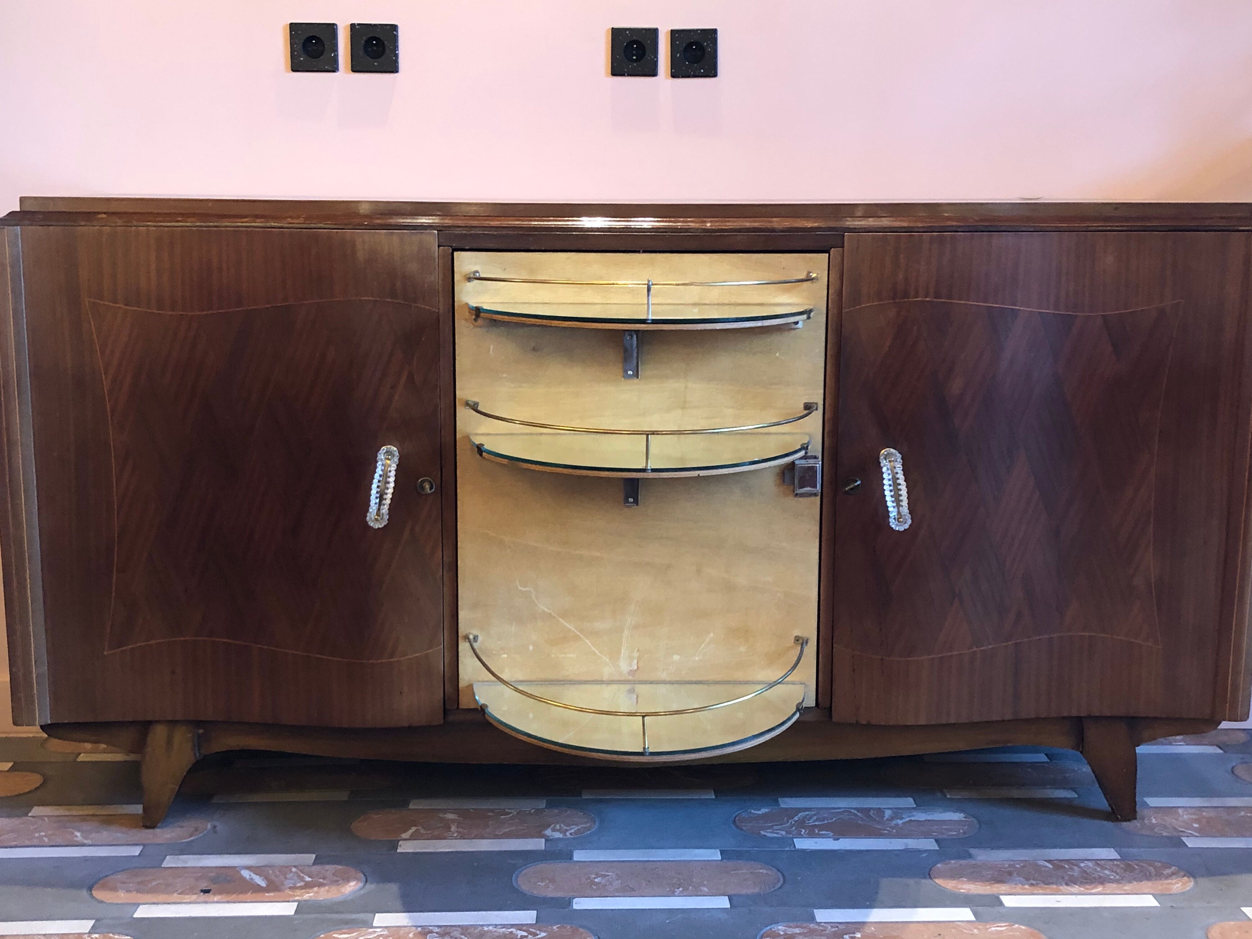 Swivel buffet bar