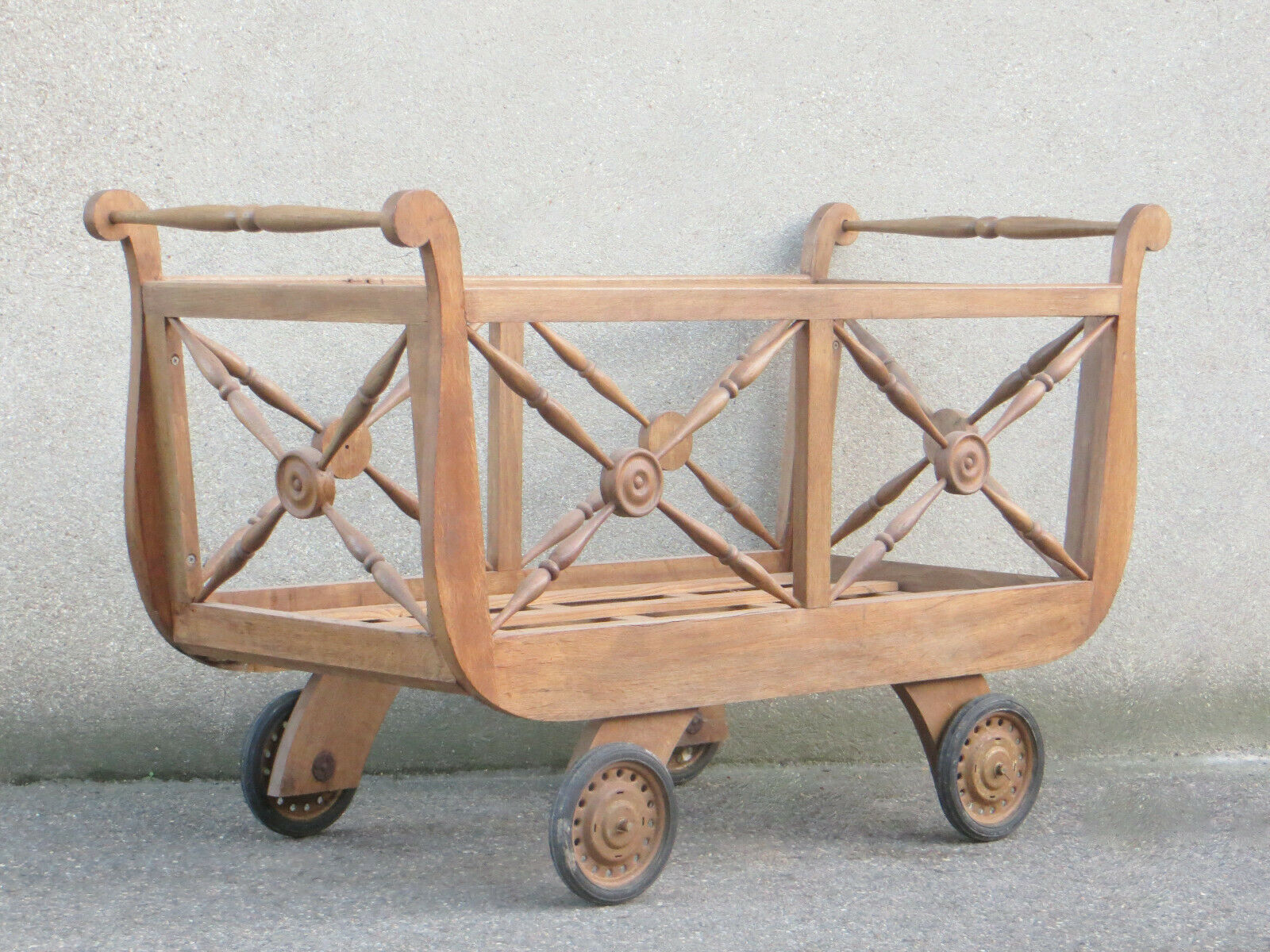Crib in oak massif 50s vintage