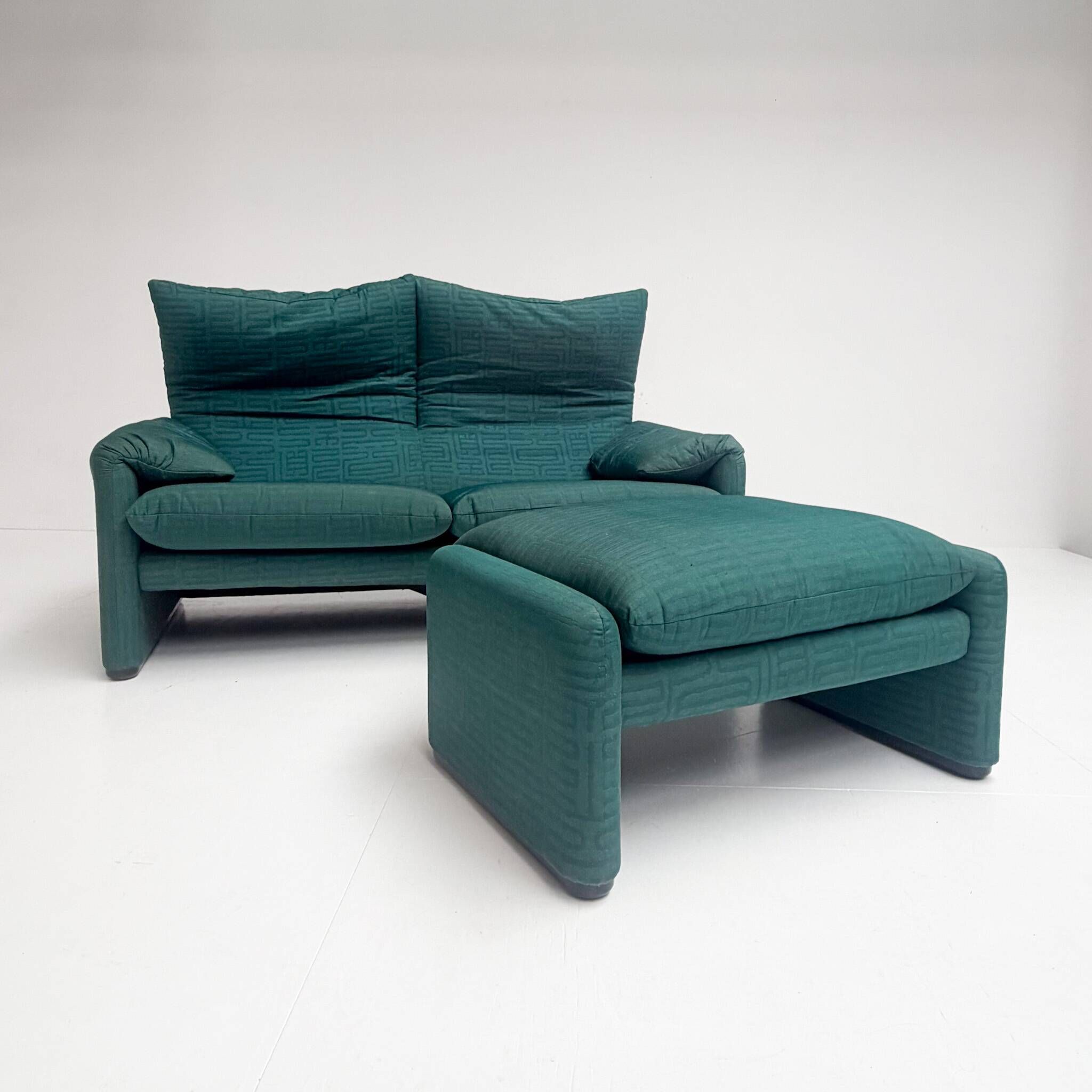 Maralunga sofa with footstool by Vico Magistretti for Cassina, 1970s